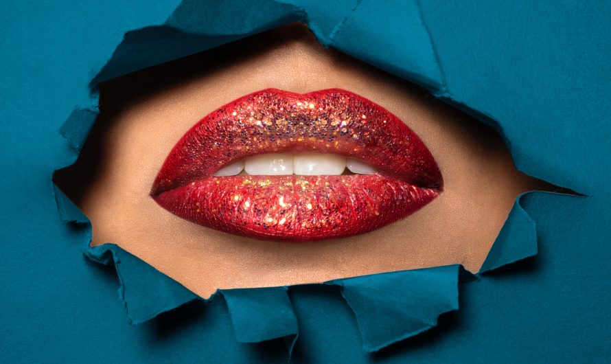 Lip Gloss vs Lip Balm: A Comprehensive Comparison