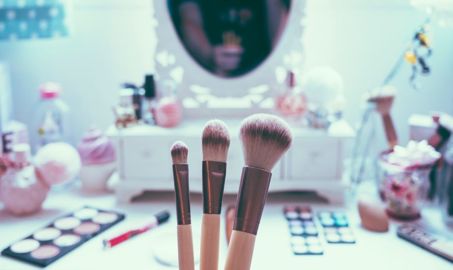 How to Apply Bronzer and Highlighter for a SunKissed Glow