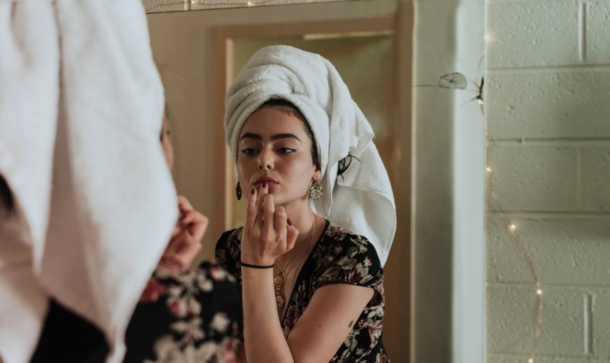 How to Remove and Cleanse Your Makeup Properly and Avoid Clogged Pores